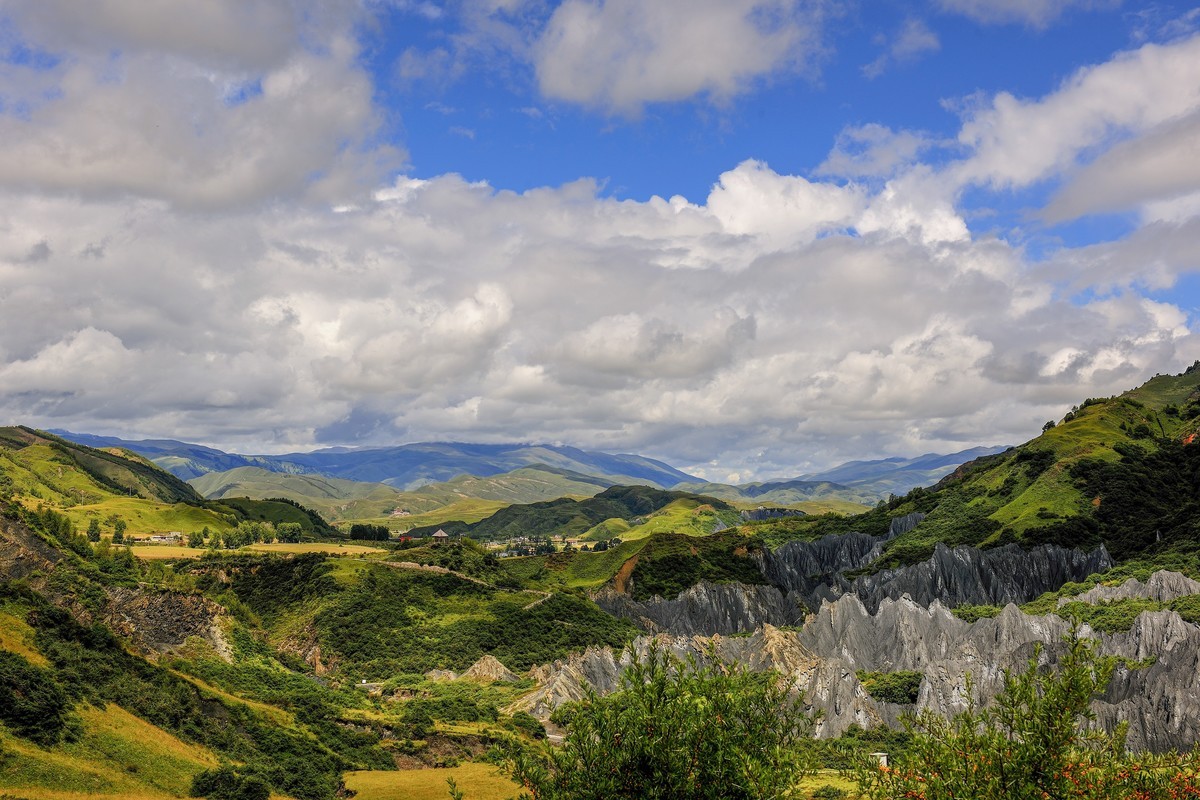 四川甘孜州八美镇墨石公园