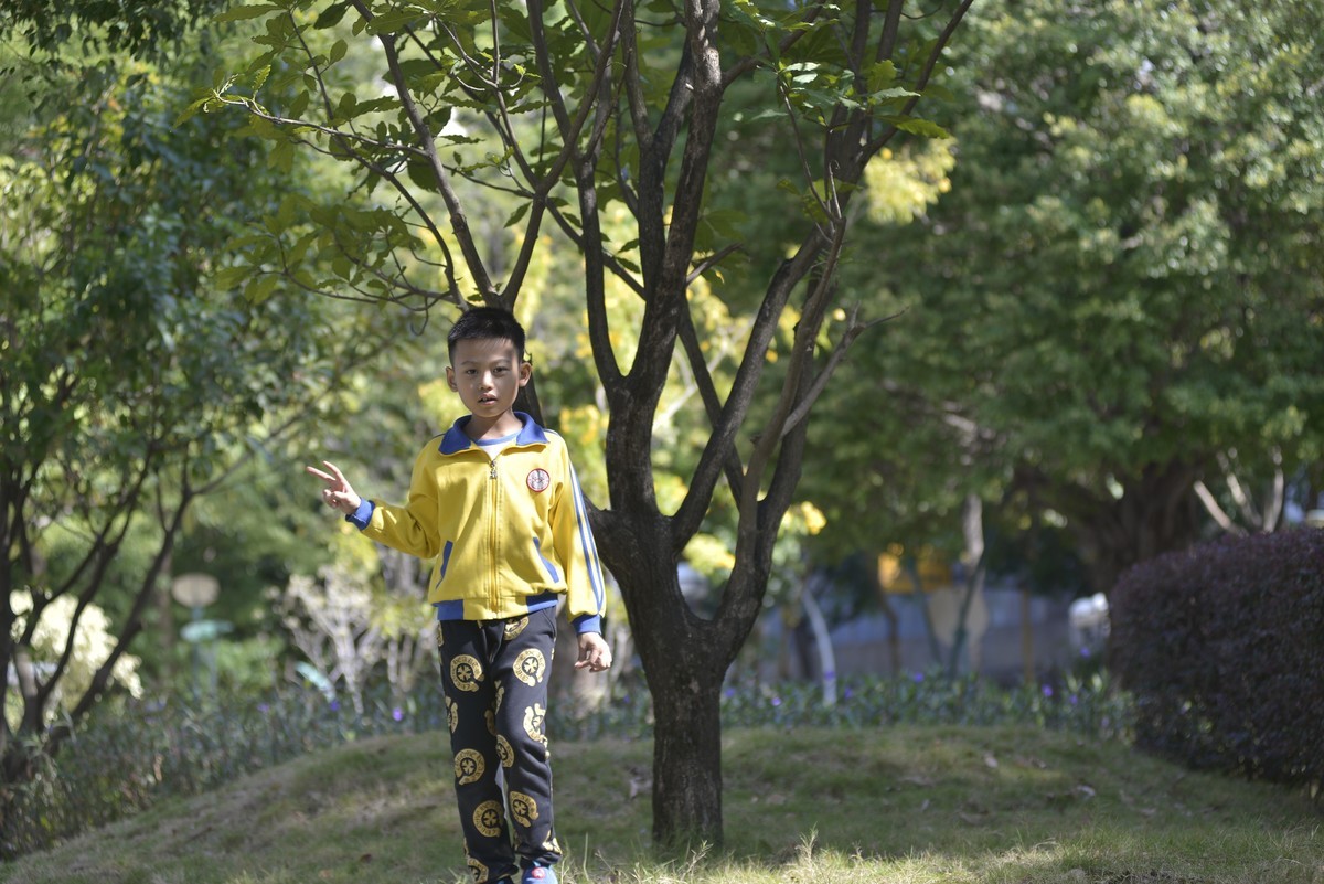 尼康610+小钢炮3代 拍小孩