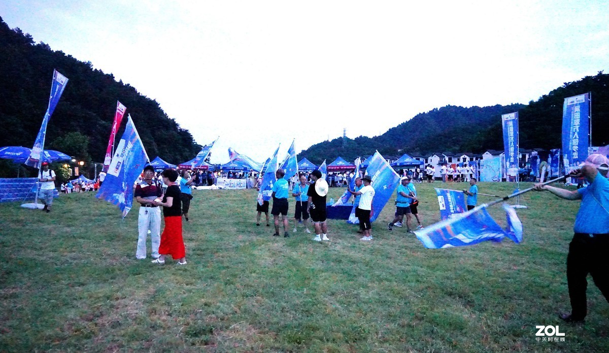 全民健康日一一三宝国际瓷谷万人健步走续三