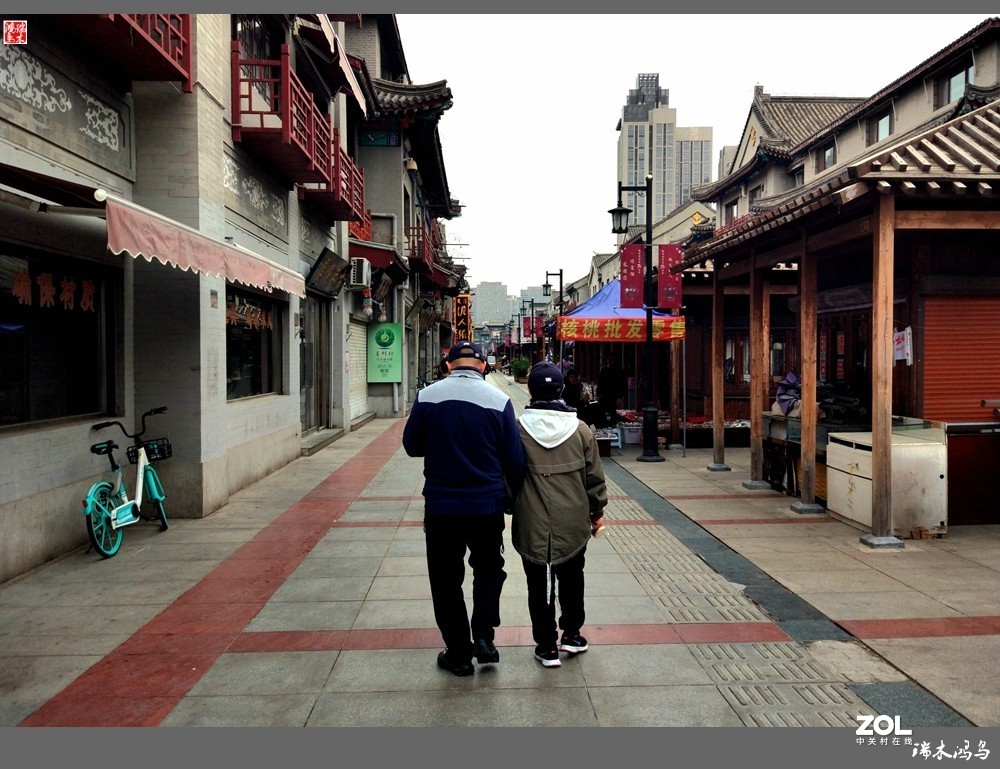 走马观花游天津——2.天津鼓楼古玩集市掠影