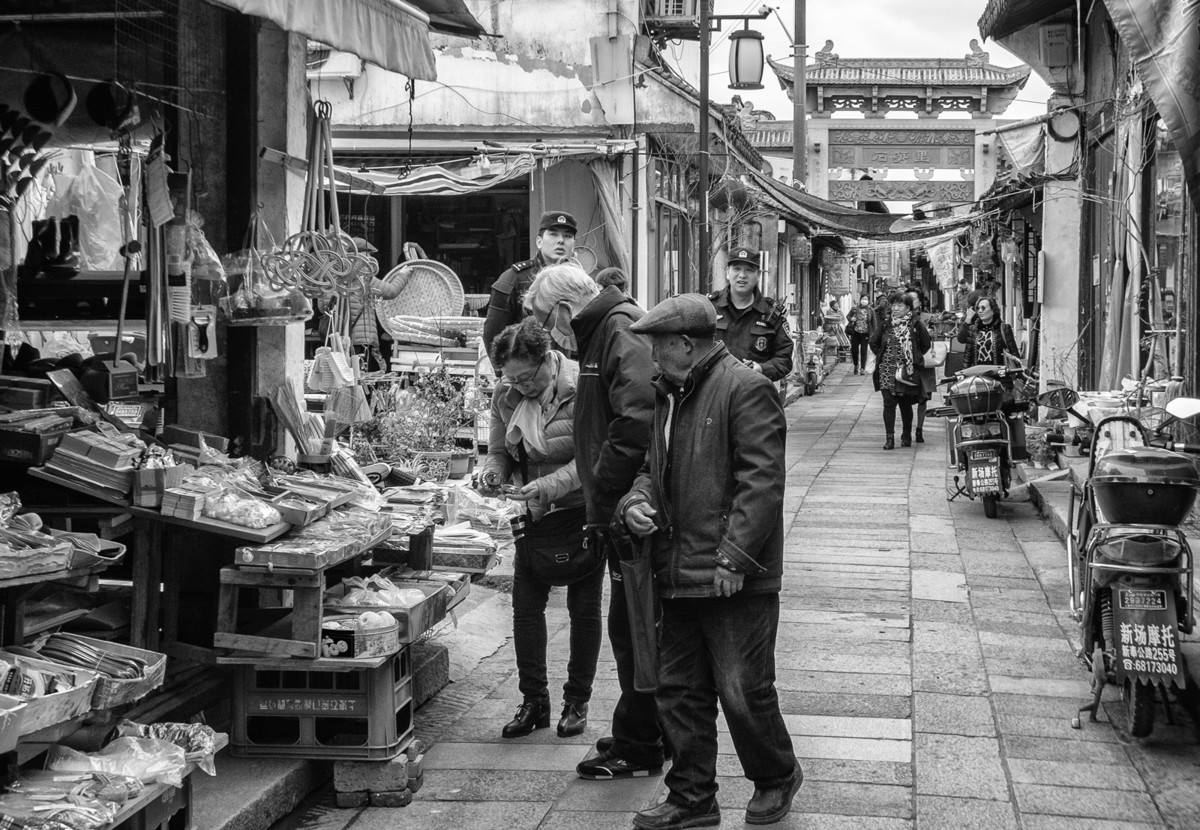 黑白画映 古镇老街