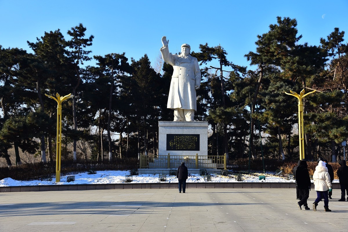 纪念毛诞辰128周年