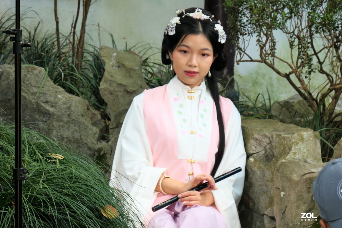 【笛韵女孩】——摄于上海桂林公园