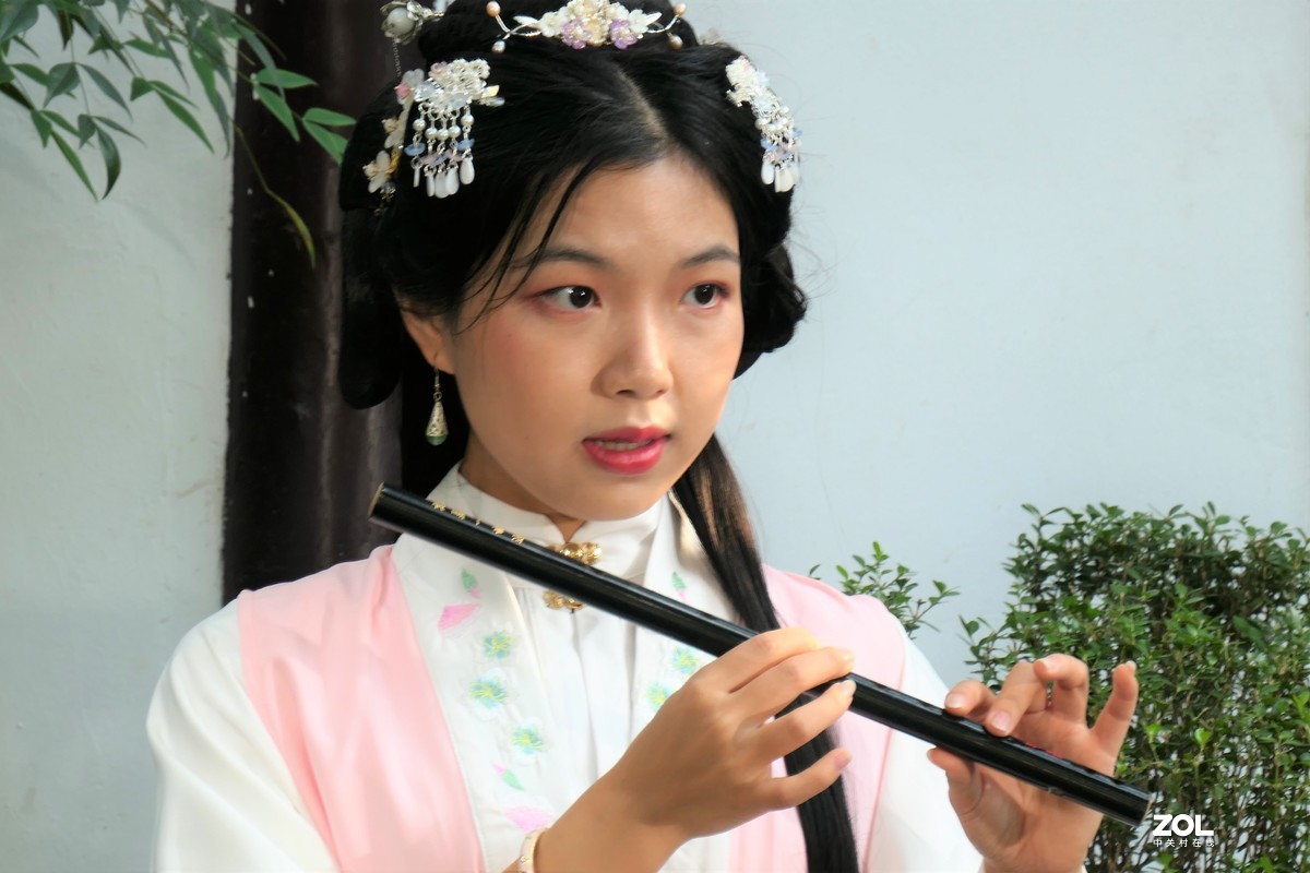 【笛韵女孩】——摄于上海桂林公园