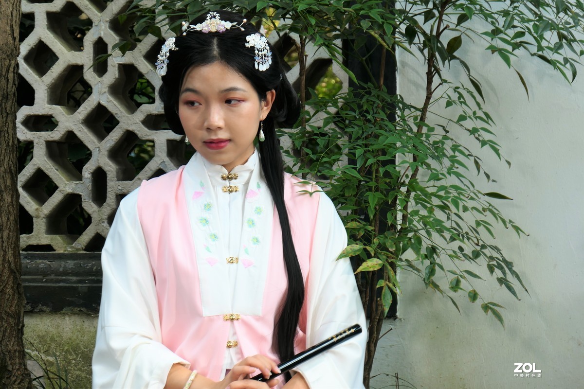 【笛韵女孩】——摄于上海桂林公园