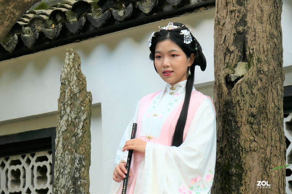 【笛韵女孩】——摄于上海桂林公园