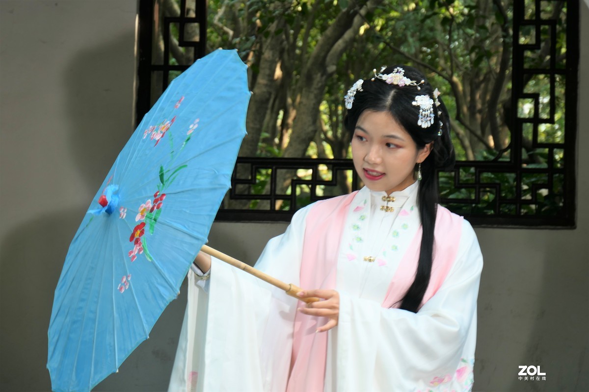 【笛韵女孩】——摄于上海桂林公园