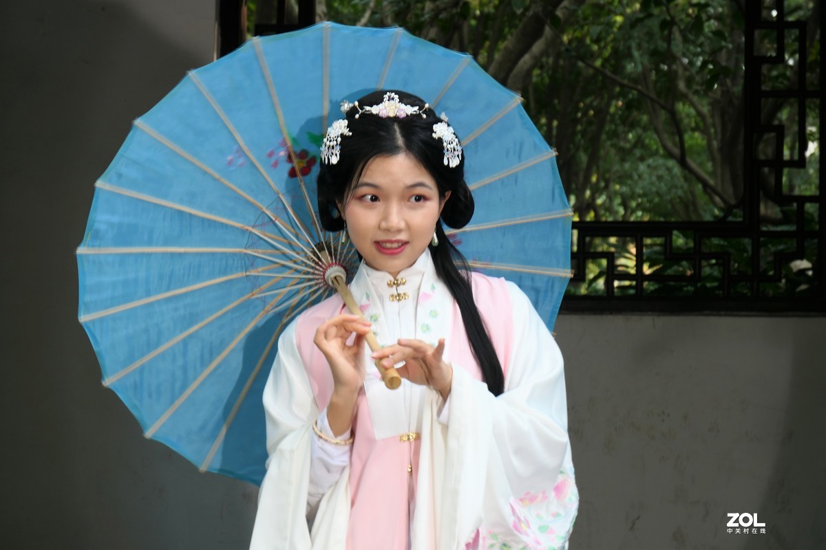 【笛韵女孩】——摄于上海桂林公园