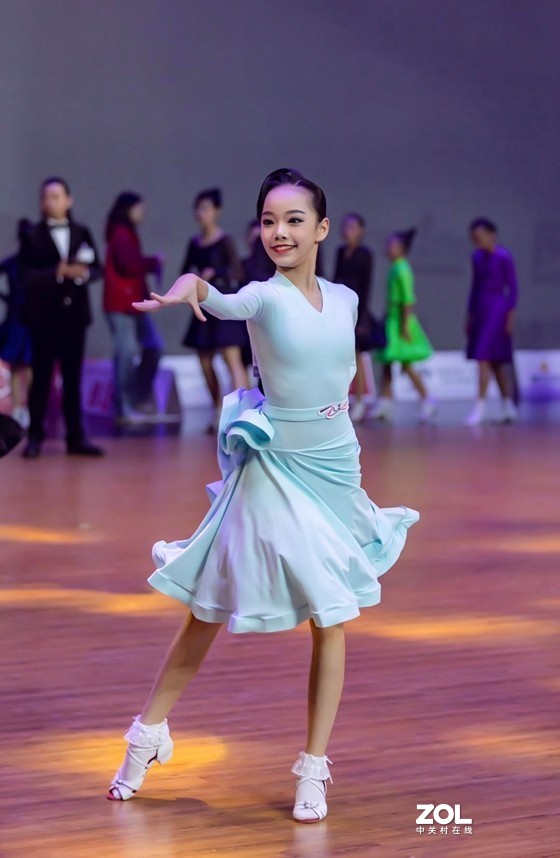 少儿拉丁舞大赛3