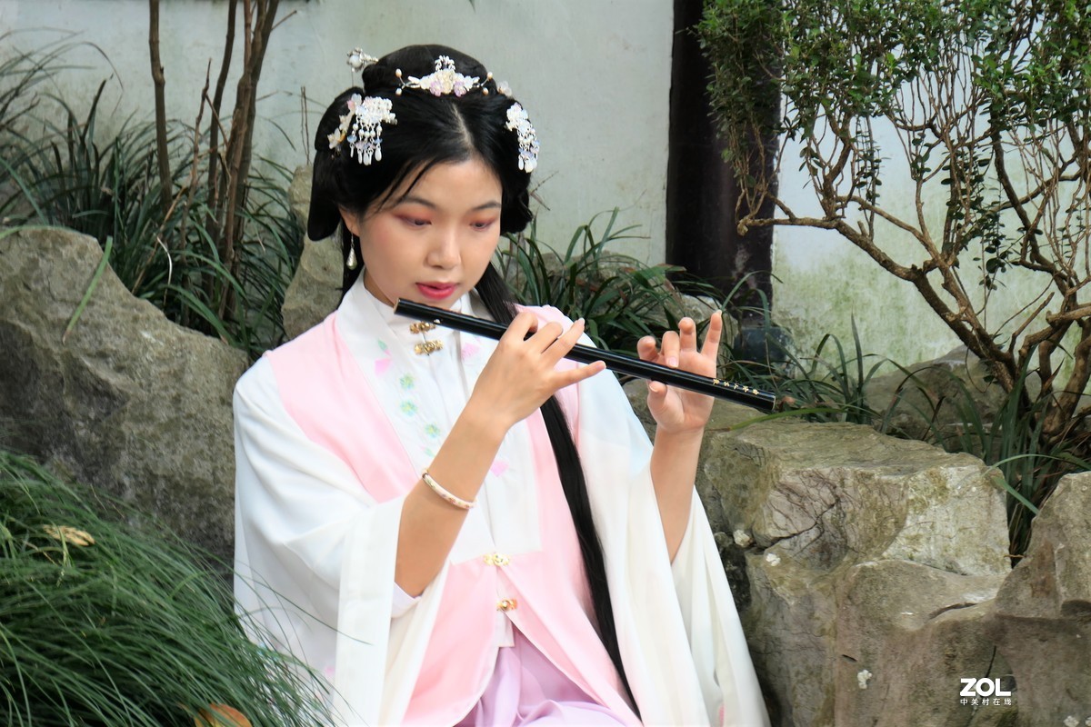 【笛韵女孩】——摄于上海桂林公园