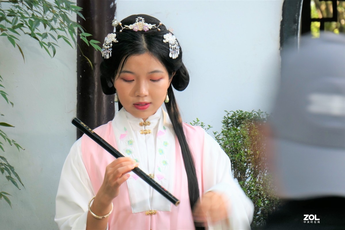 【笛韵女孩】——摄于上海桂林公园