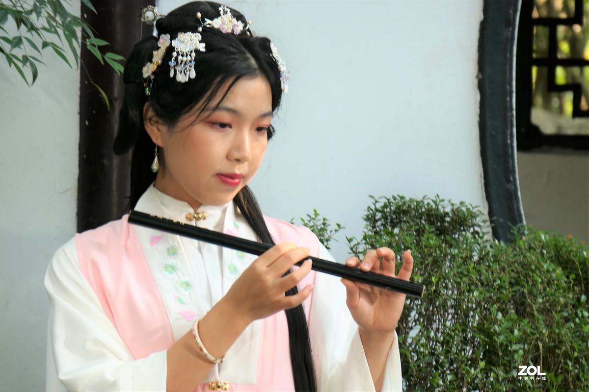 【笛韵女孩】——摄于上海桂林公园