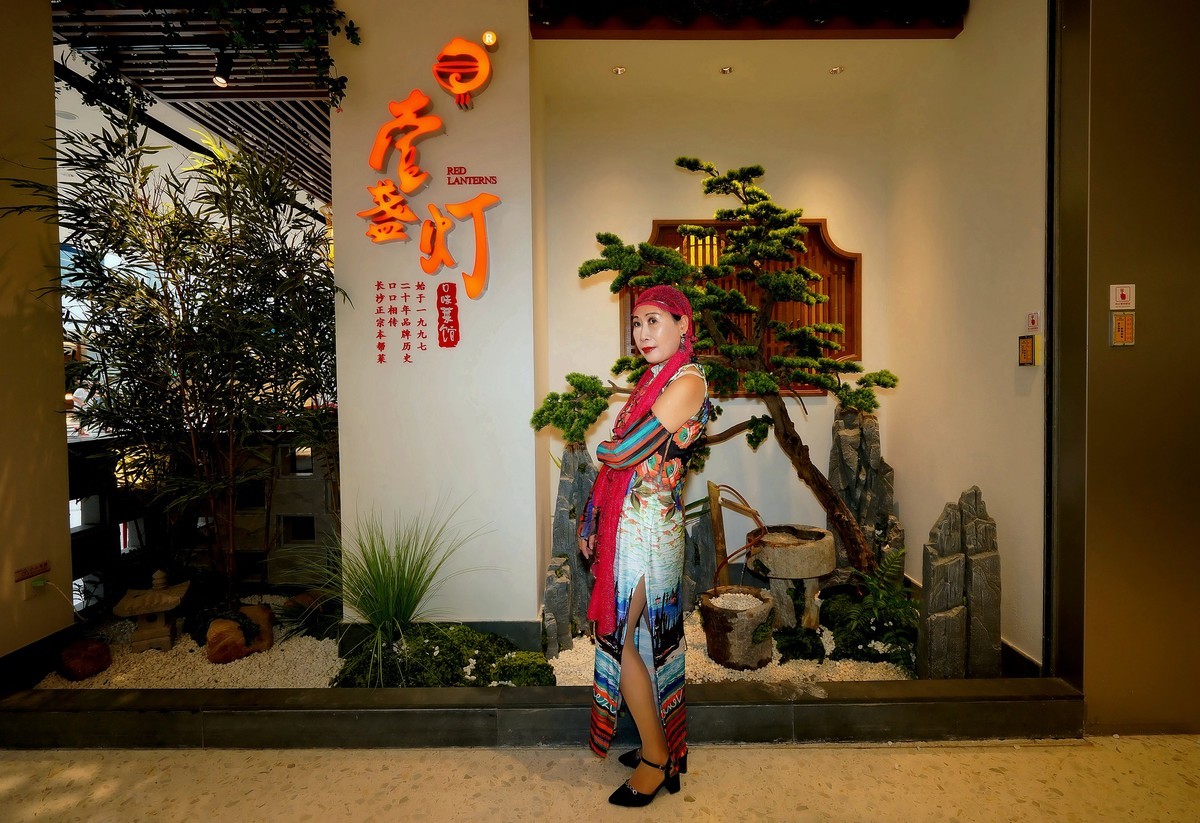 室内环境人像---壹盏灯门前！