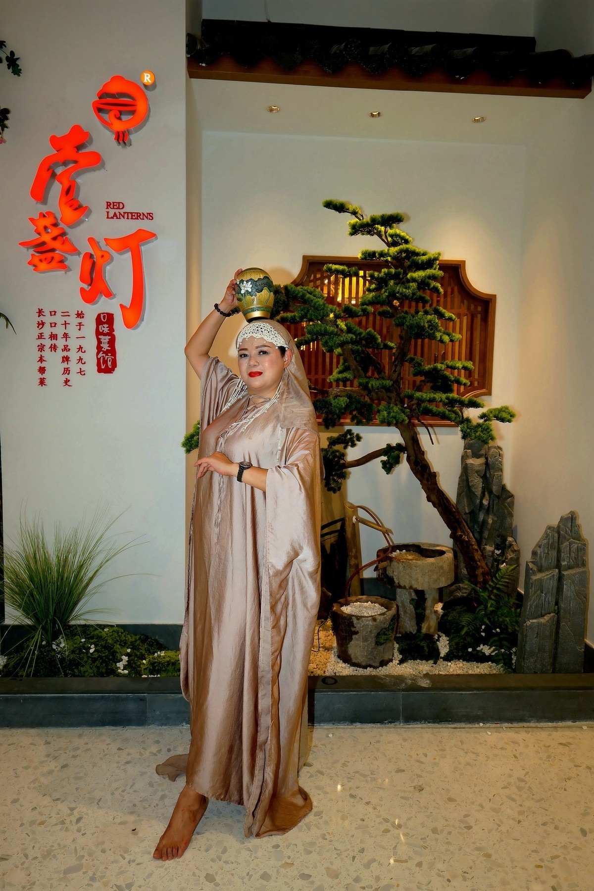 室内环境人像---壹盏灯门前！