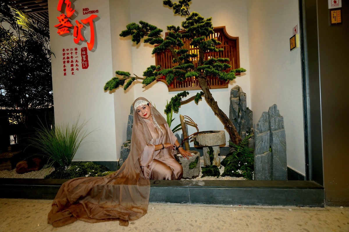 室内环境人像---壹盏灯门前！