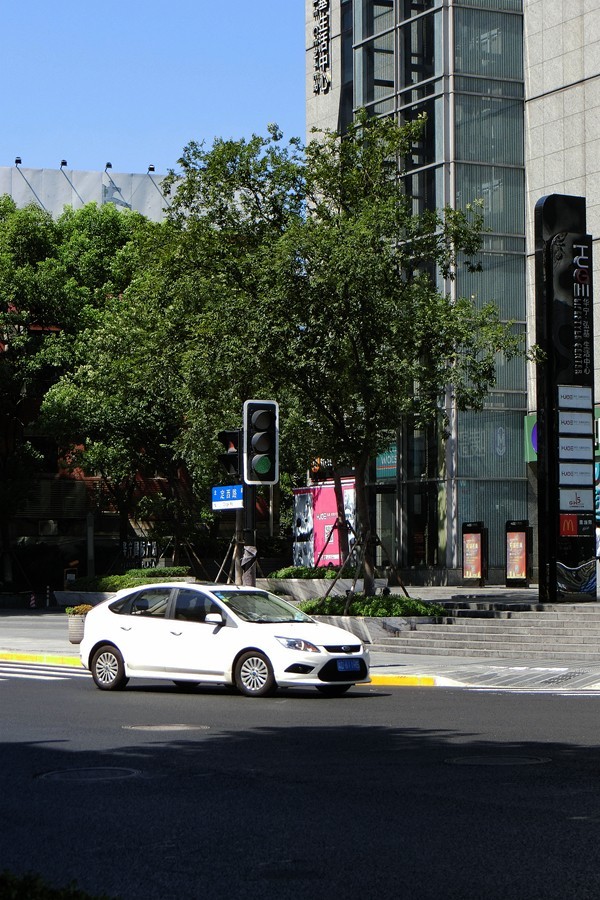 赤日炎炎去扫街