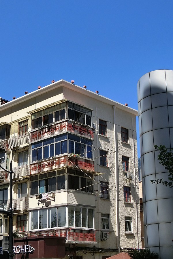 赤日炎炎去扫街