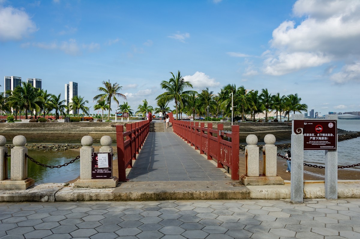 “翡翠项链” 金沙湾，迷人的海滨风情