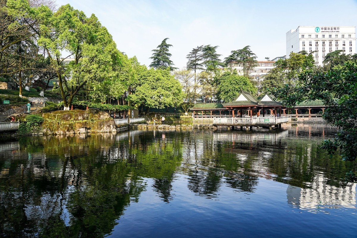 社区公园映朝阳