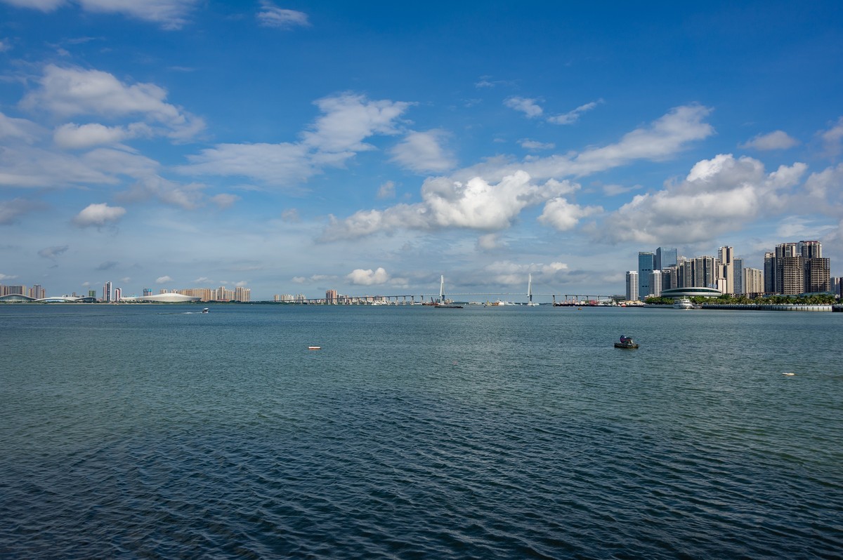 “翡翠项链” 金沙湾，迷人的海滨风情