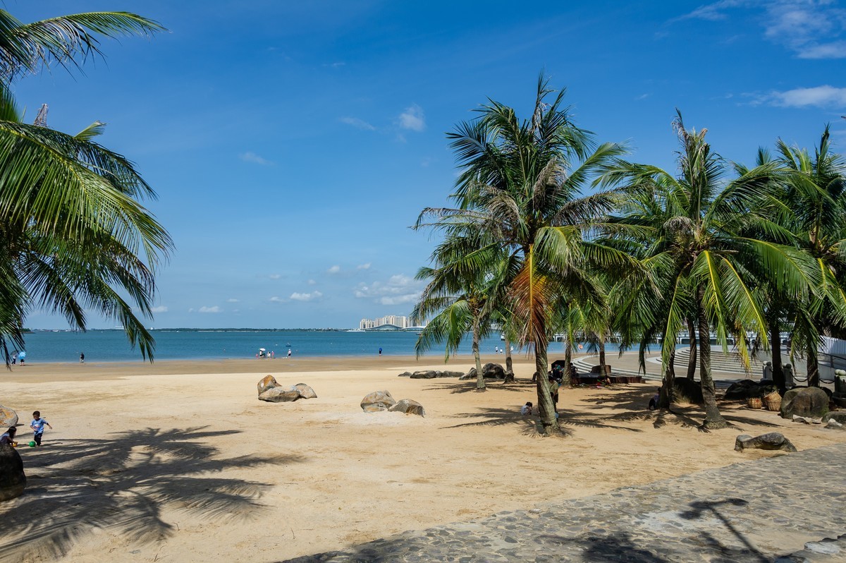 “翡翠项链” 金沙湾，迷人的海滨风情