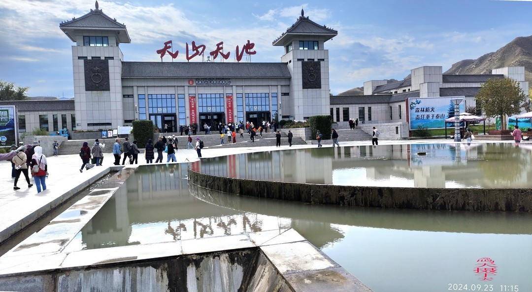 天山天池摄影|      周鸣天