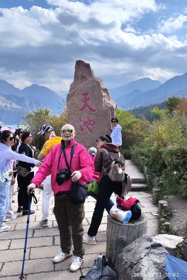 天山天池摄影|      周鸣天