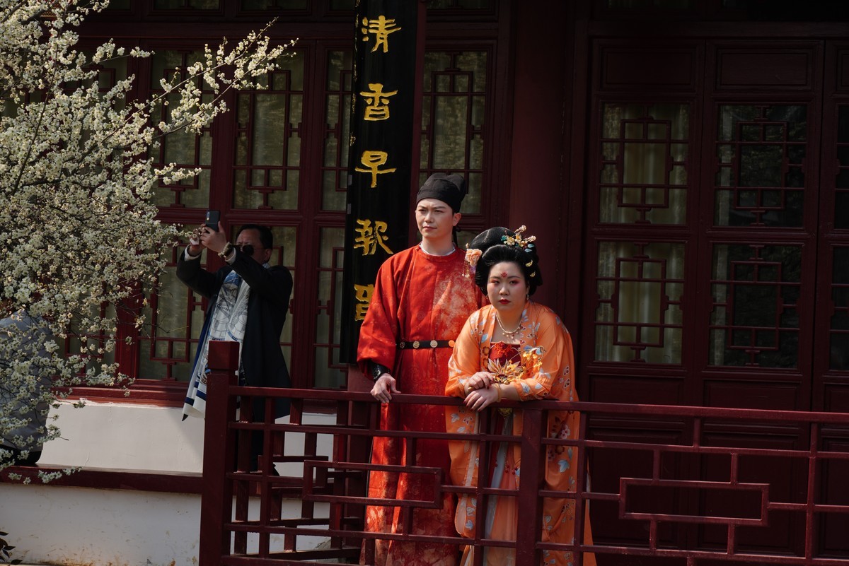 东湖梅园环境人像小品