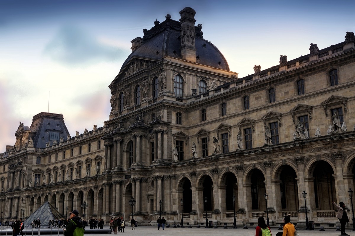 卢浮宫游拍