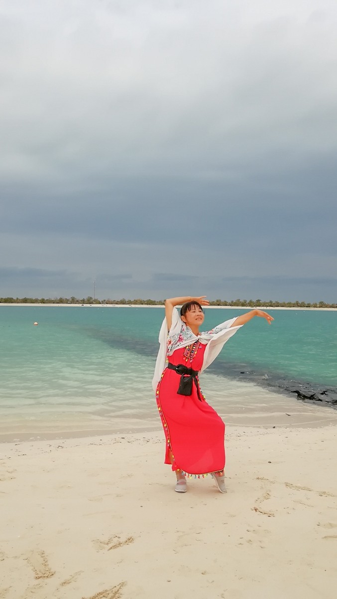 人在海滨（阿布扎比）