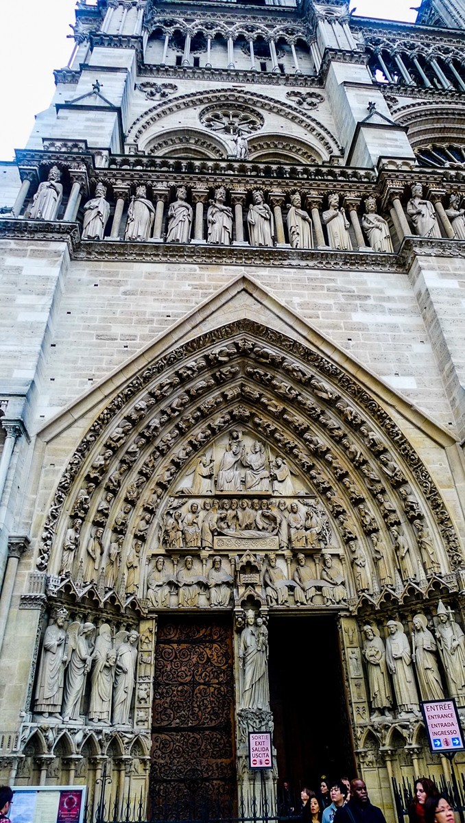 回味“巴黎圣母院”大教堂