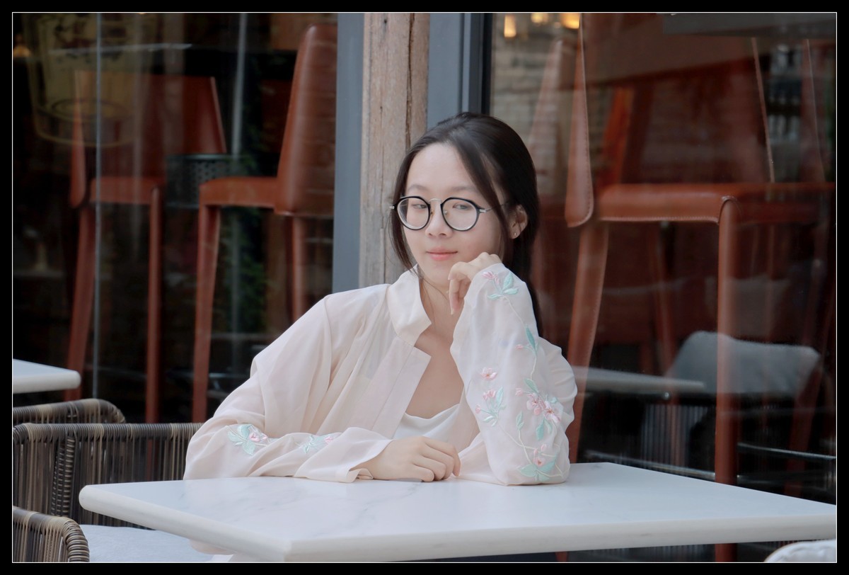 眼 睛 汉 服  - 下