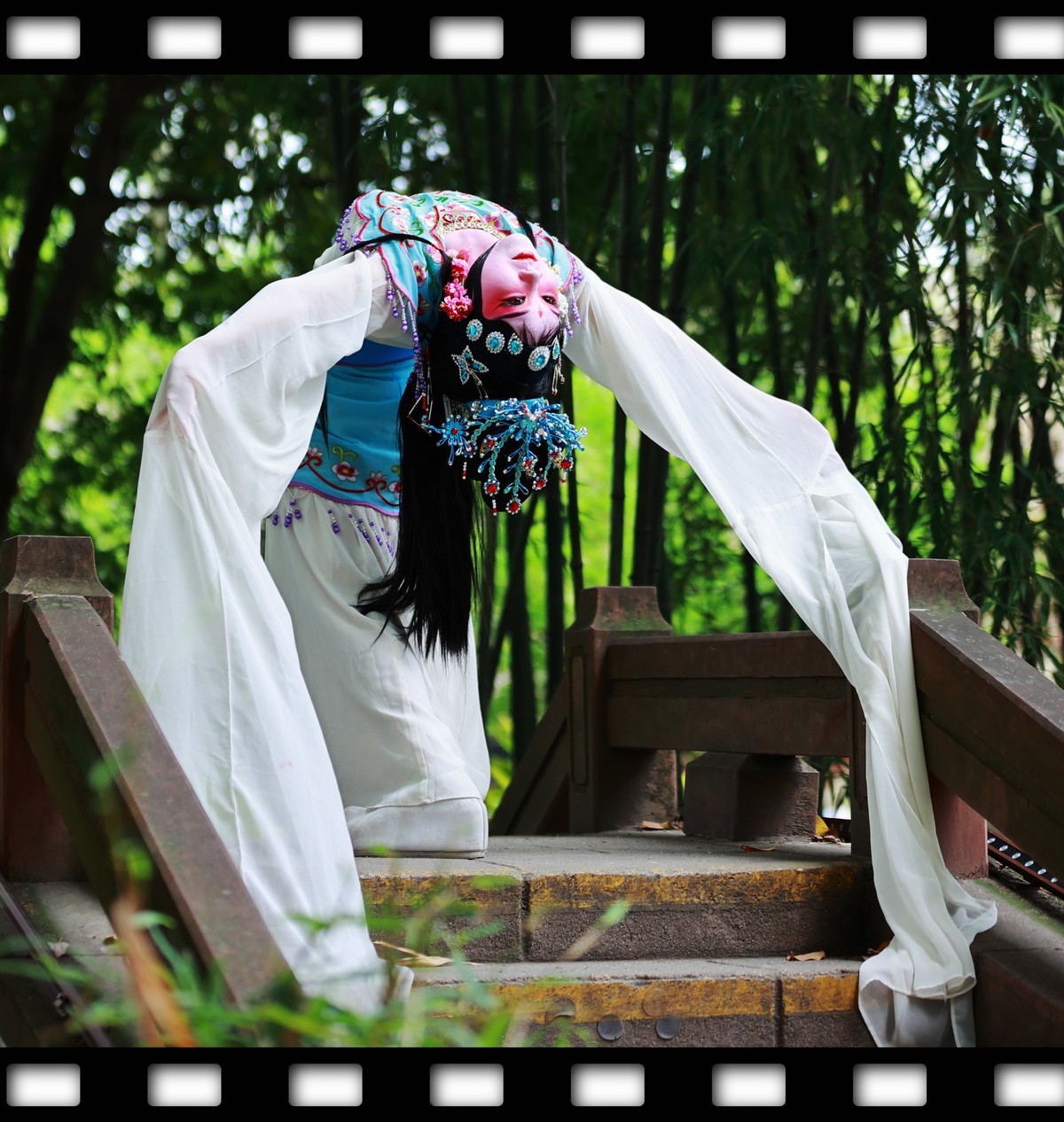 一位美丽的戏曲油彩妆旦角————苏苏