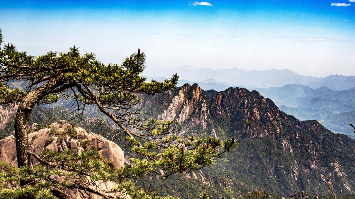 黄山--峰峦随镜入画来【10】