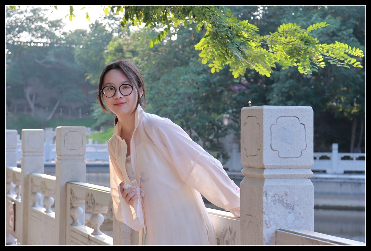 眼 睛 汉 服  - 下