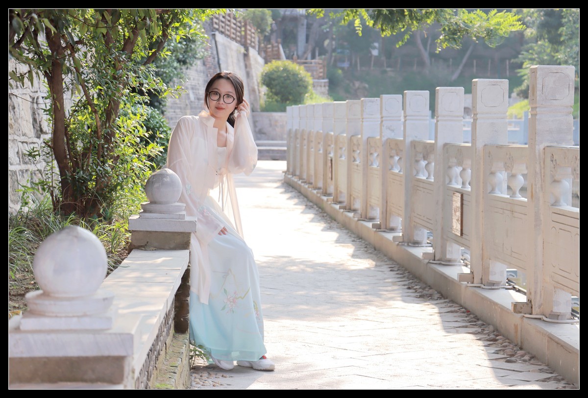 眼 睛 汉 服  - 下