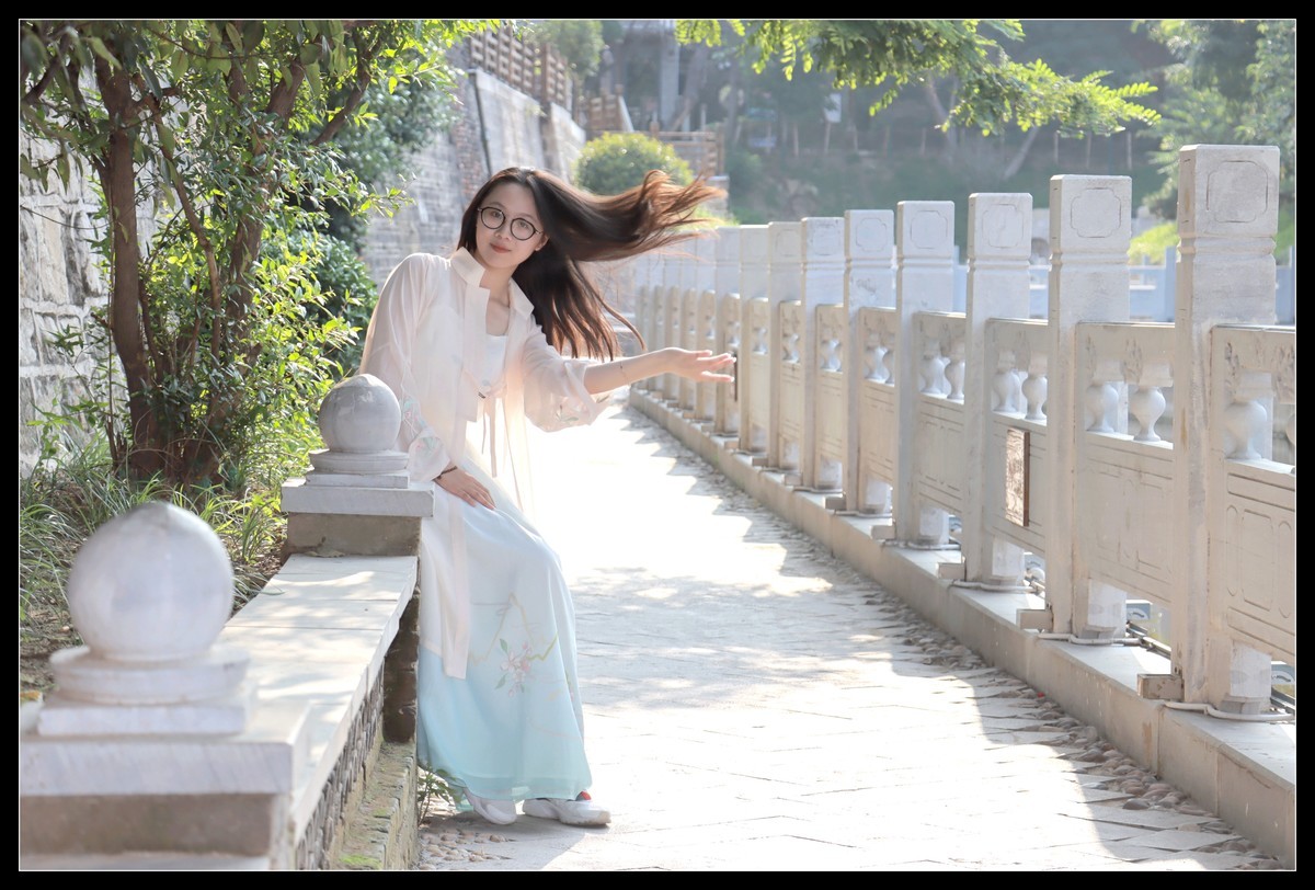 眼 睛 汉 服  - 下