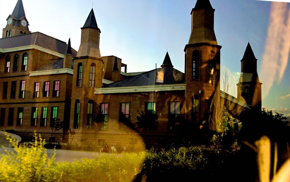 北 疆 游 [  吐鲁番市火山红酒庒  }   { 88 }