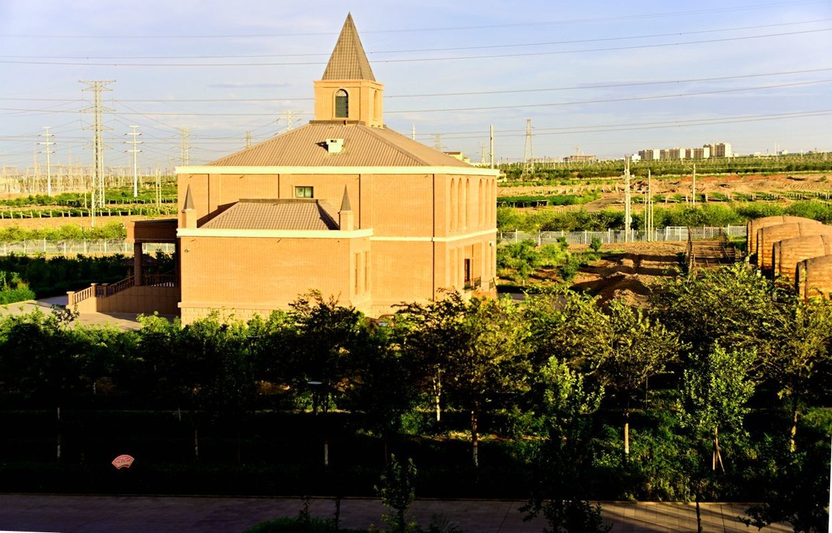 北 疆 游 [  吐鲁番市火山红酒庒  }   { 88 }