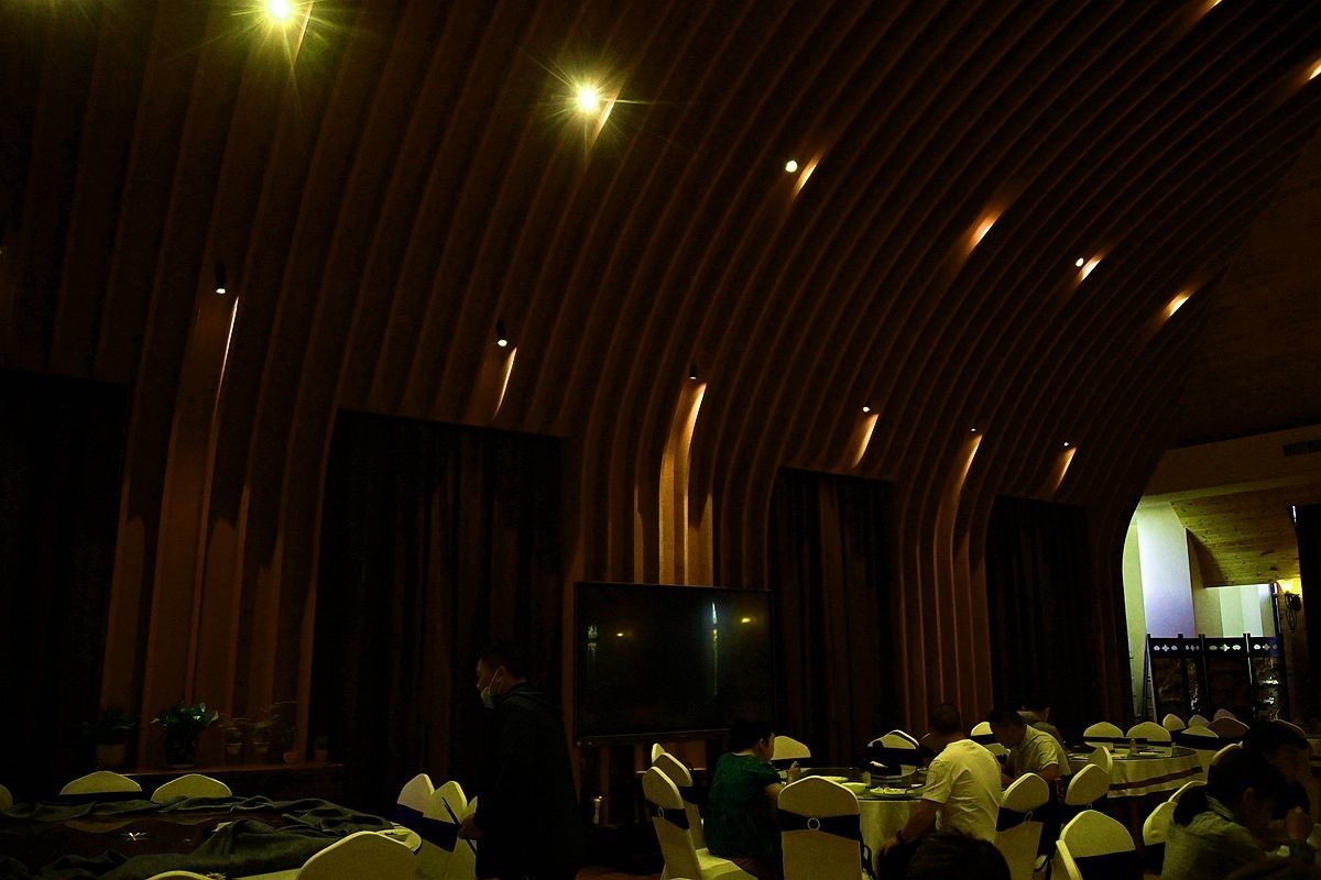 北 疆 游 [ 吐鲁番市火山红酒庒 } { 90 }