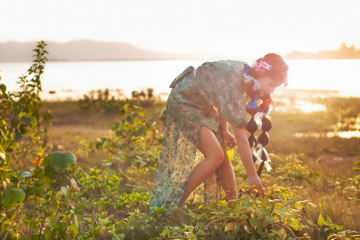 如何给女生拍夕阳照 ChMkLGSASvyIGNeaACq_WMmIt6YAAQ_sQH0ISYAKr9w278.jpg