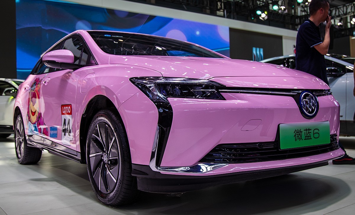 豪车与美女 【2024石家庄国际汽车博览会】