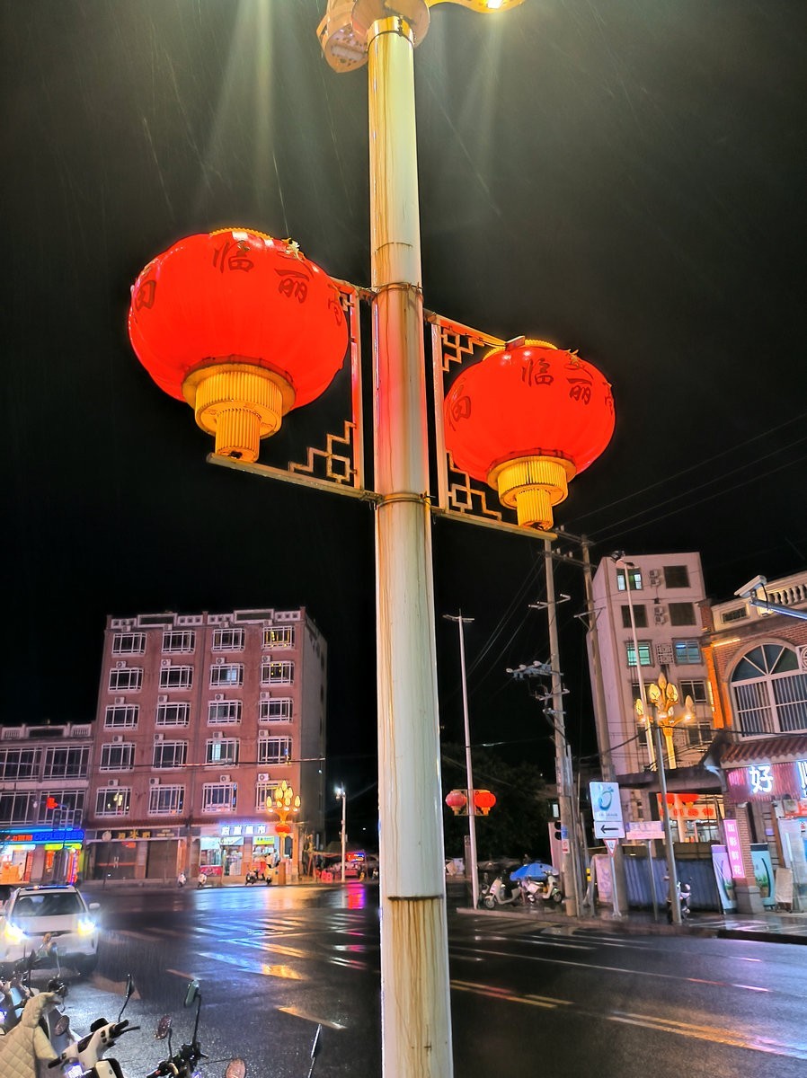 2024夏 海南环岛行（156）夜晚的临高县城