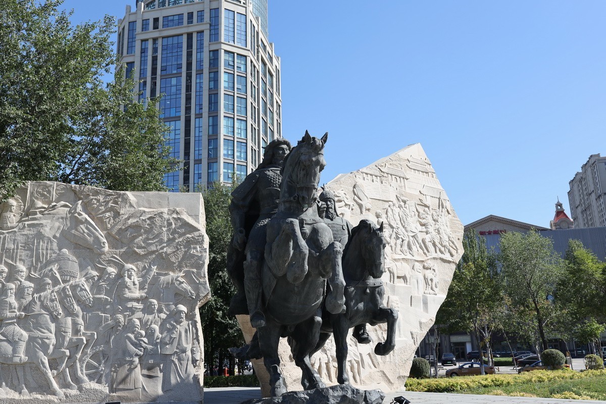 国庆快乐    雕塑-走向北京