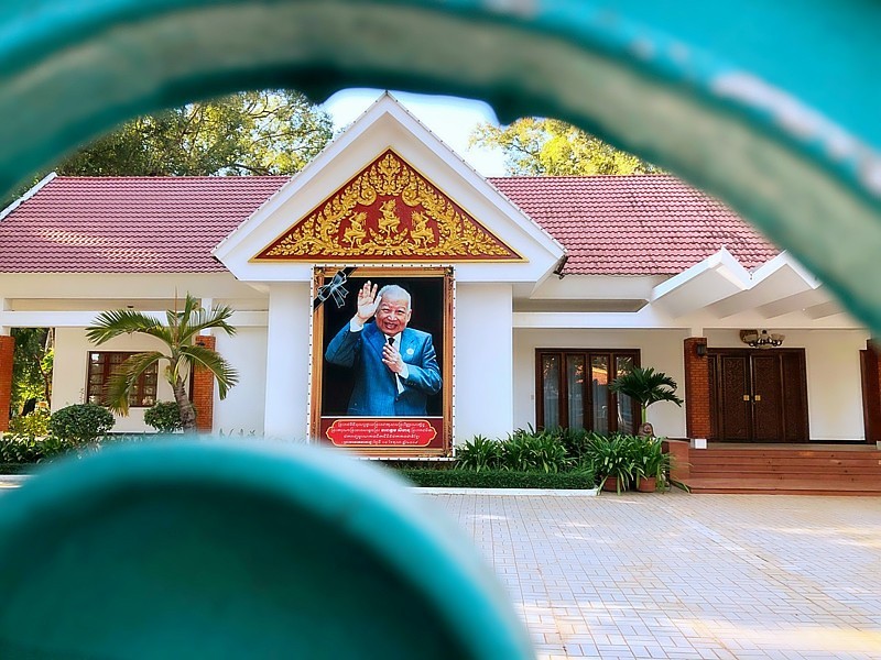 《不老松：异国风情彔：2015中国优导中游张松：柬埔寨》16西哈努克亲王行宫坐落在暹粒