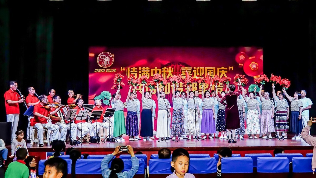 社区国庆中秋文艺晚会(三)-中关村在线摄影论坛
