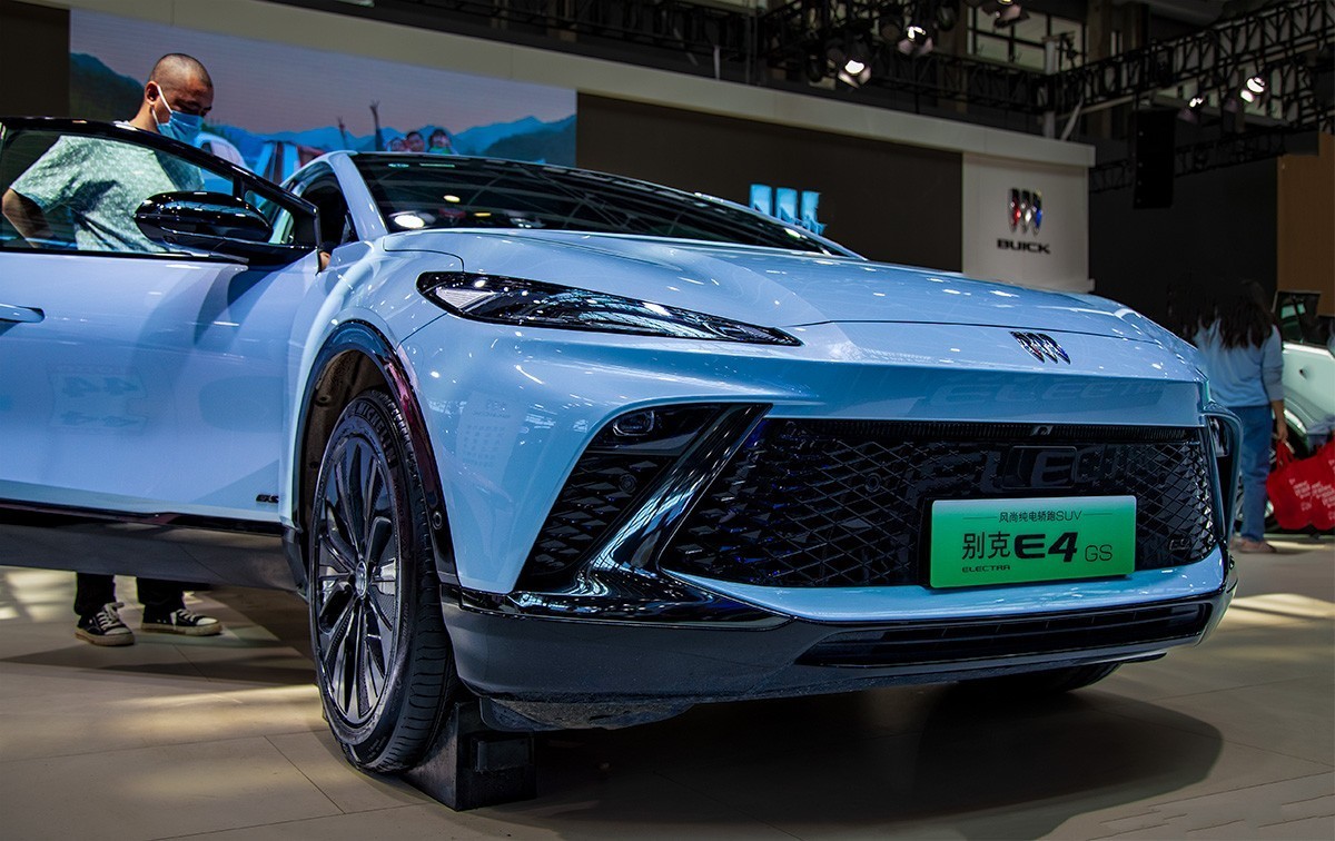 豪车与美女 【2024石家庄国际汽车博览会】