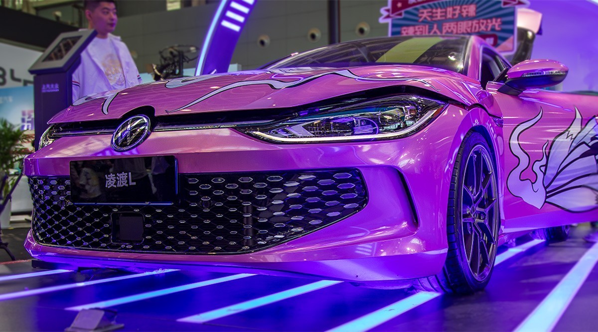 豪车与美女 【2024石家庄国际汽车博览会】