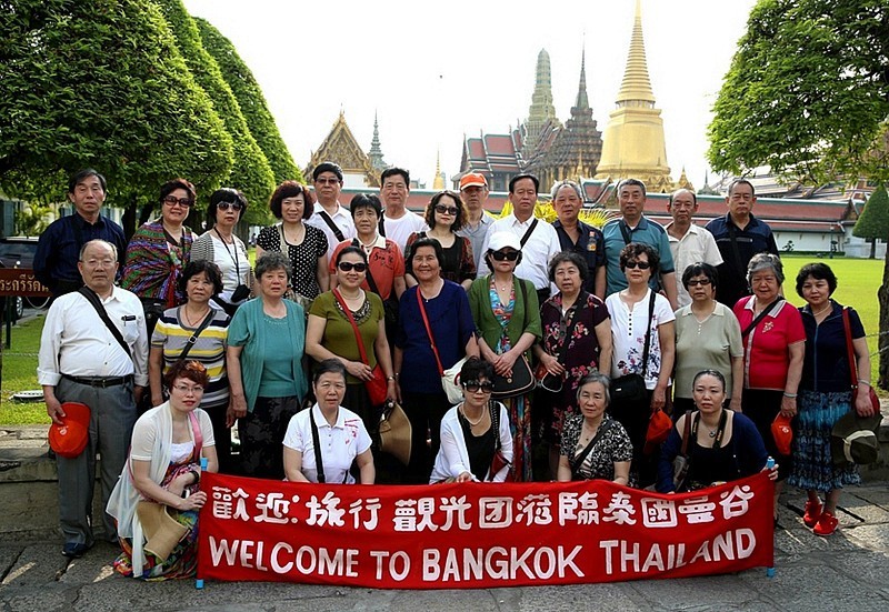 【不老松：游摄异国风情：新、马、泰！】（08）刚到曼谷就受到靓姐的迎接！