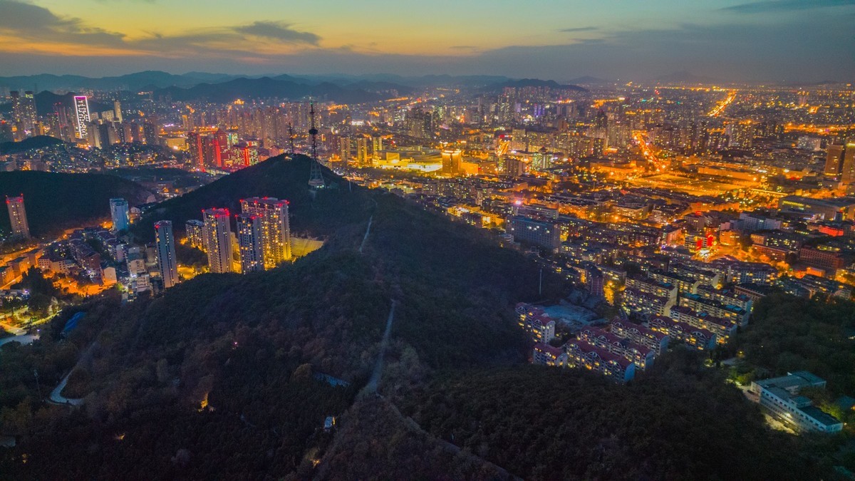 鸟瞰大连，万家灯火------